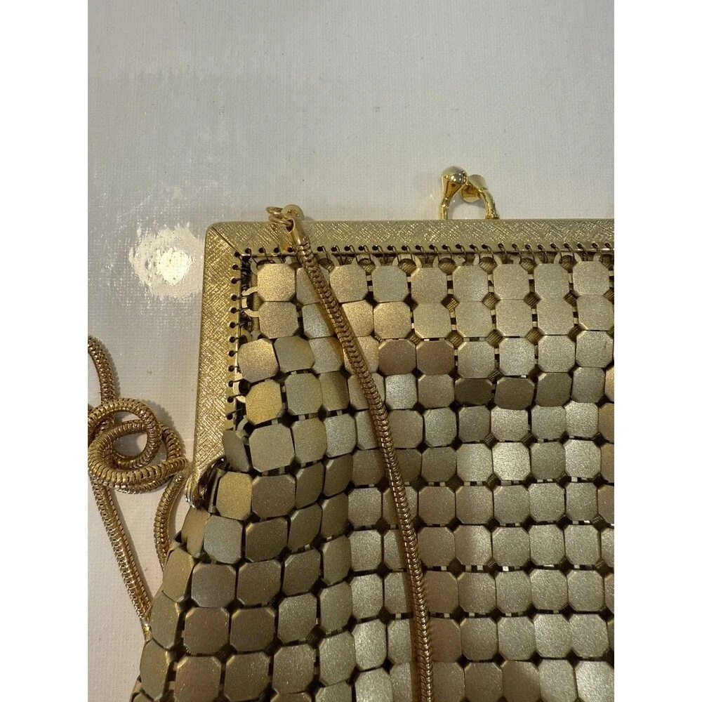 Vintage La Regale Gold Tone Chainmail Mesh Evening Clutch with Chain Strap